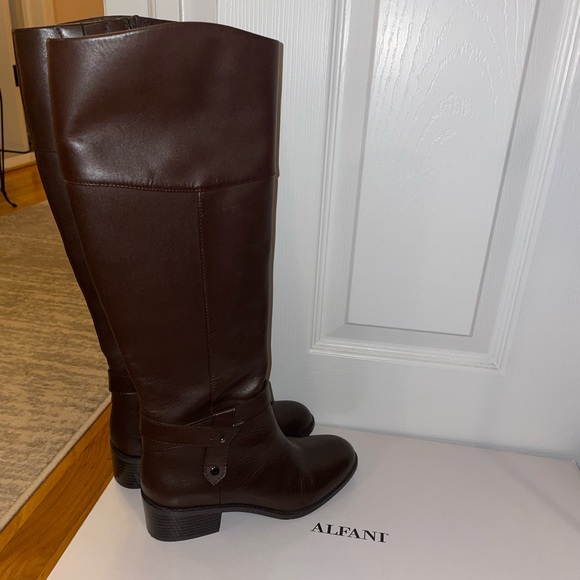 Brown Leather ALFANI Riding Boots - Size 5.5 M - Picture 2 of 13
